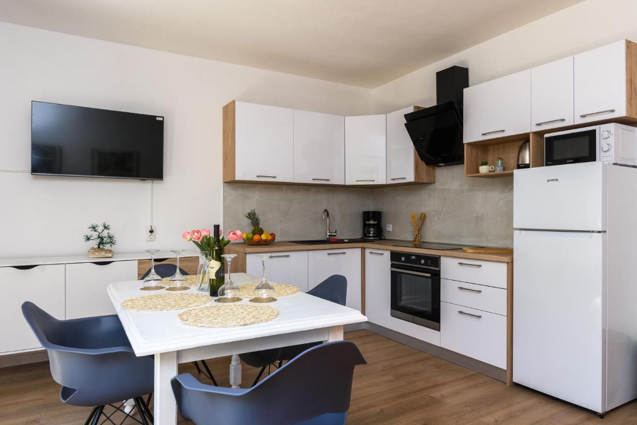 Apartments Mare Trogir Ngoại thất bức ảnh