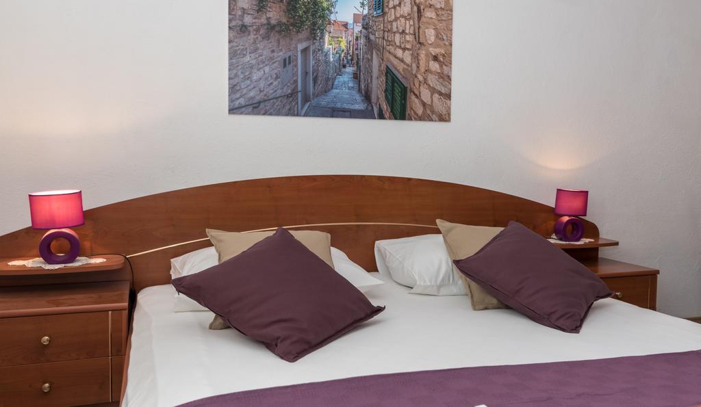 Apartments Mare Trogir Ngoại thất bức ảnh