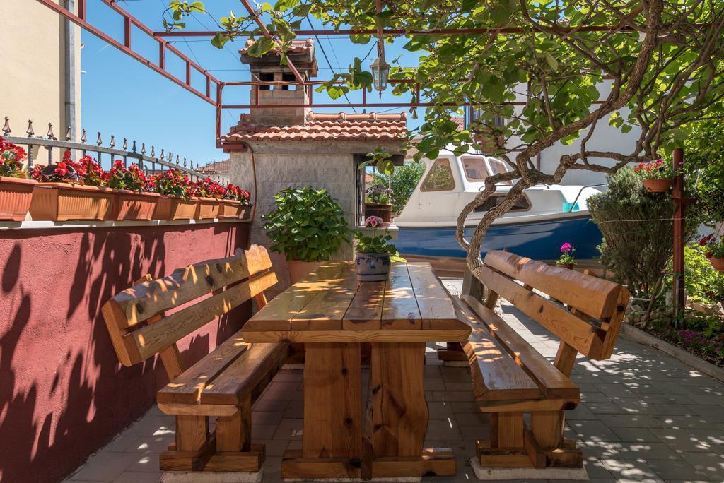 Apartments Mare Trogir Ngoại thất bức ảnh